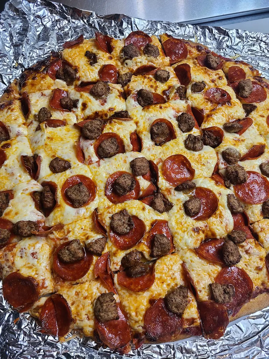 Sausage & Pepperoni Pizza