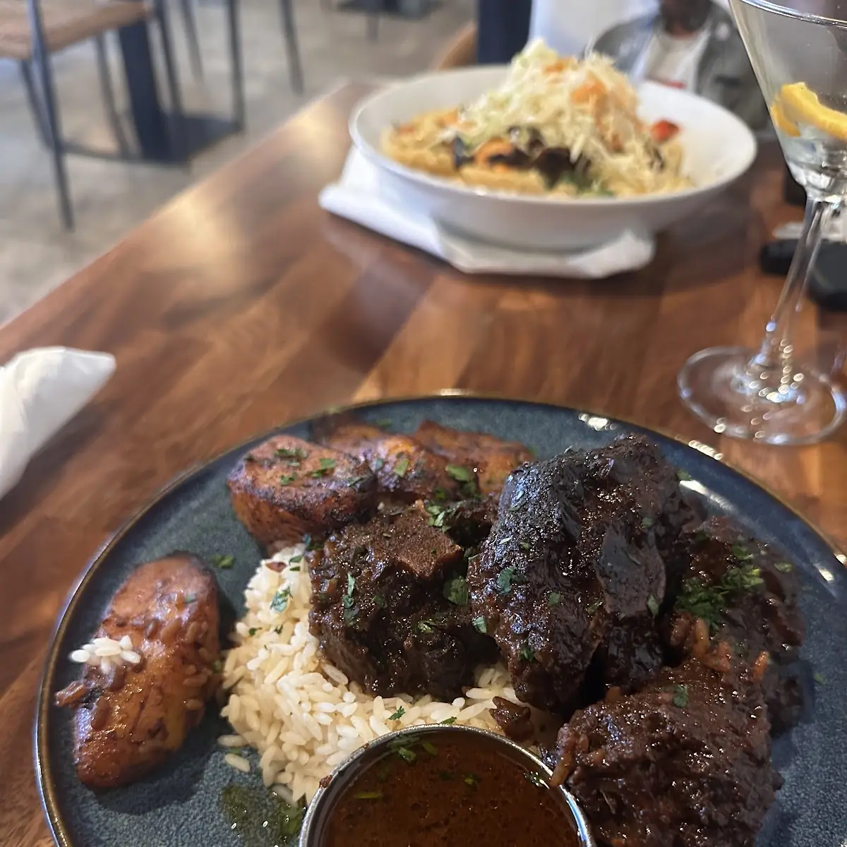 Oxtails and White Rice