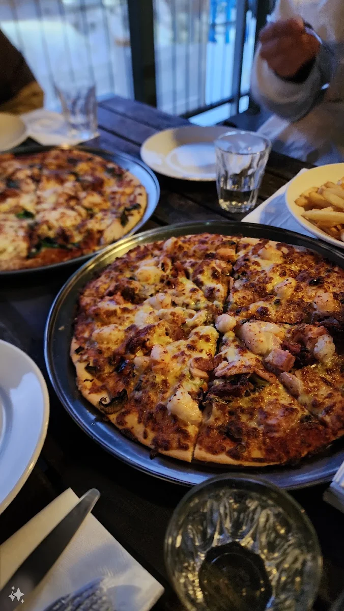 Highlights, The Last Hoot - Cafe, Bar & Pizzeria
