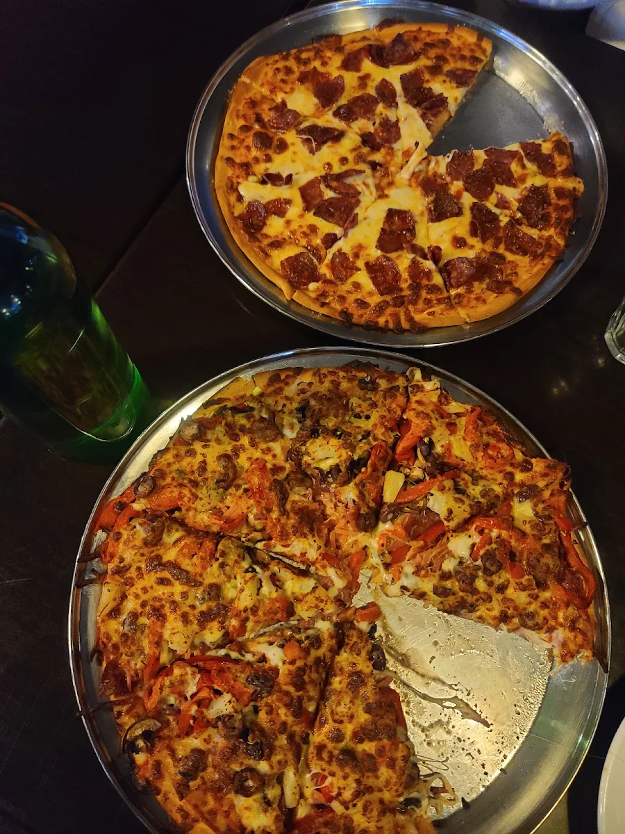 Pepperoni and the Lot, The Last Hoot - Cafe, Bar & Pizzeria