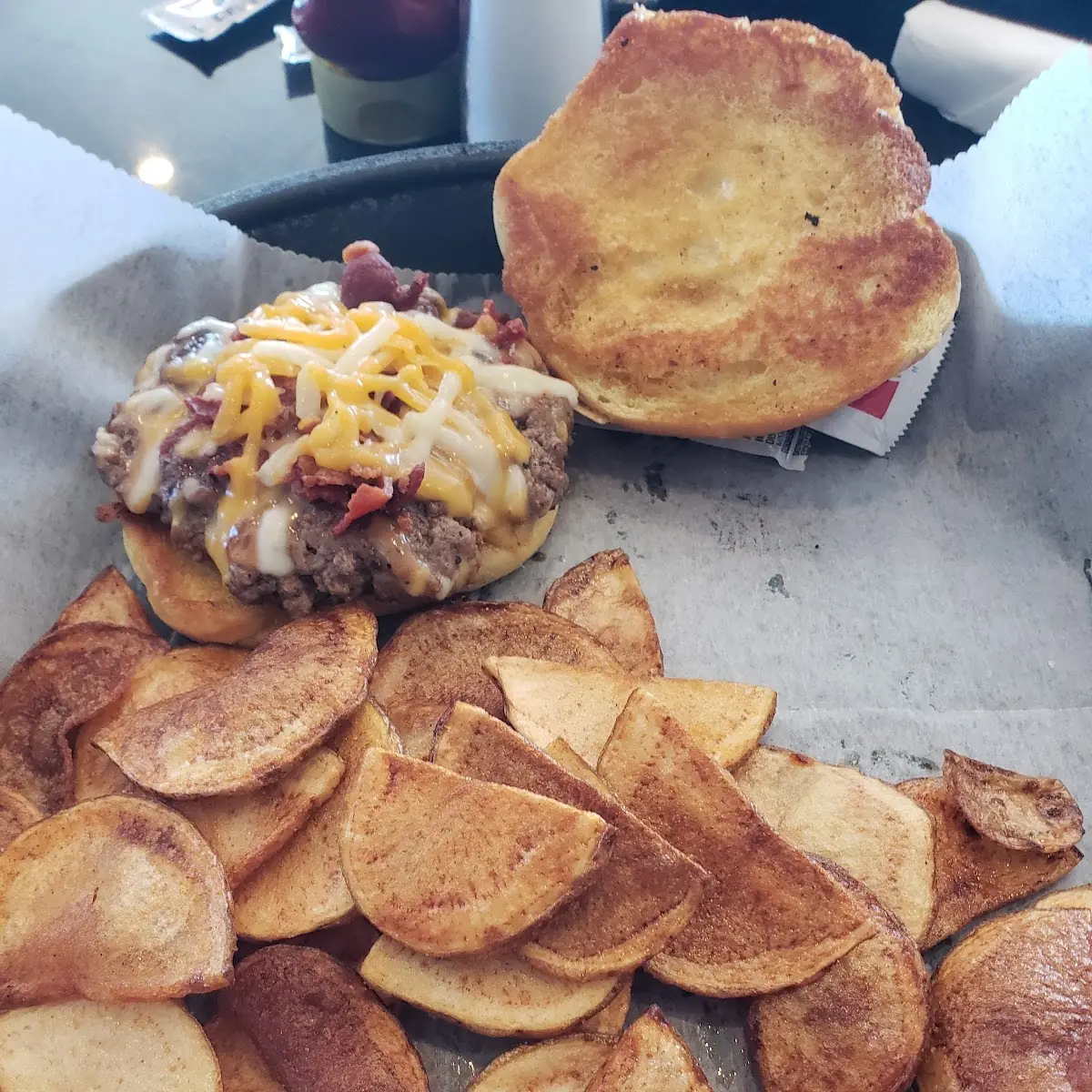 Honey BBQ Bacon Cheeseburger with Chips