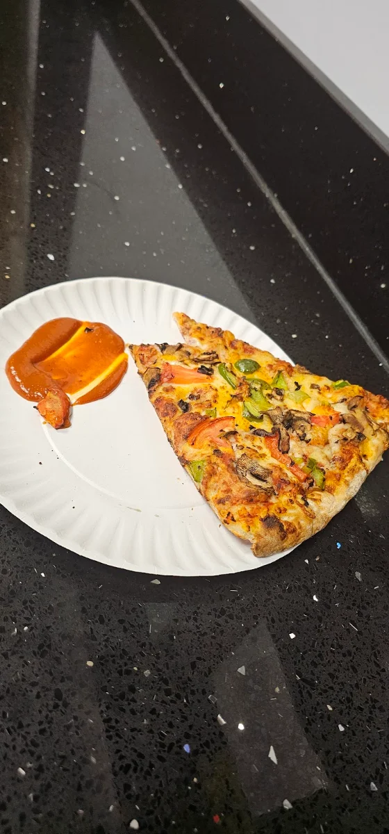 14" Large Chicken Pesto Pizza