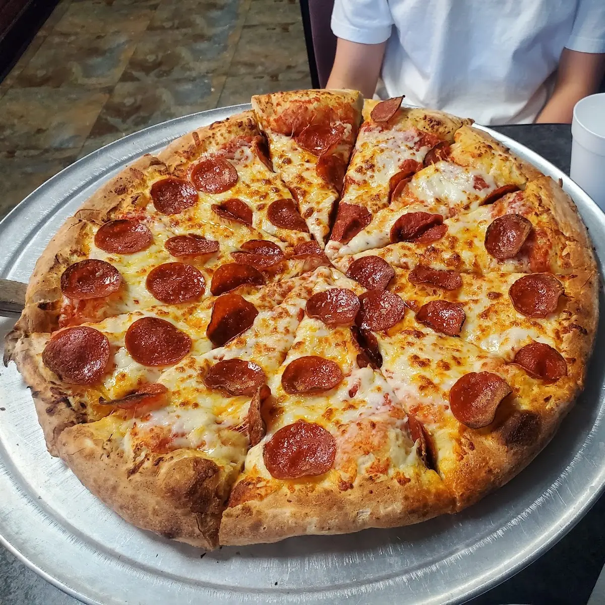 Large Pepperoni Pizza