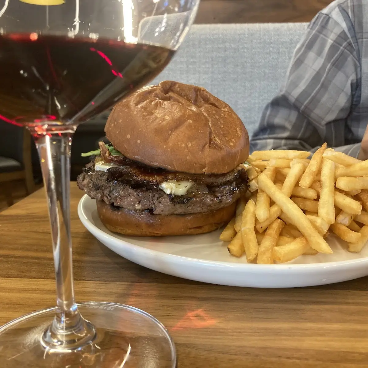 Lakeside Burger