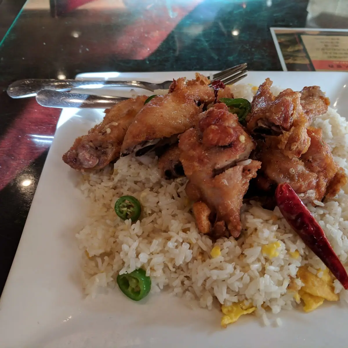 5 Spicy Chicken Wings on Rice