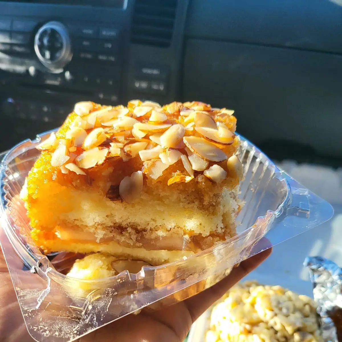 Cinnamon Apple Cake