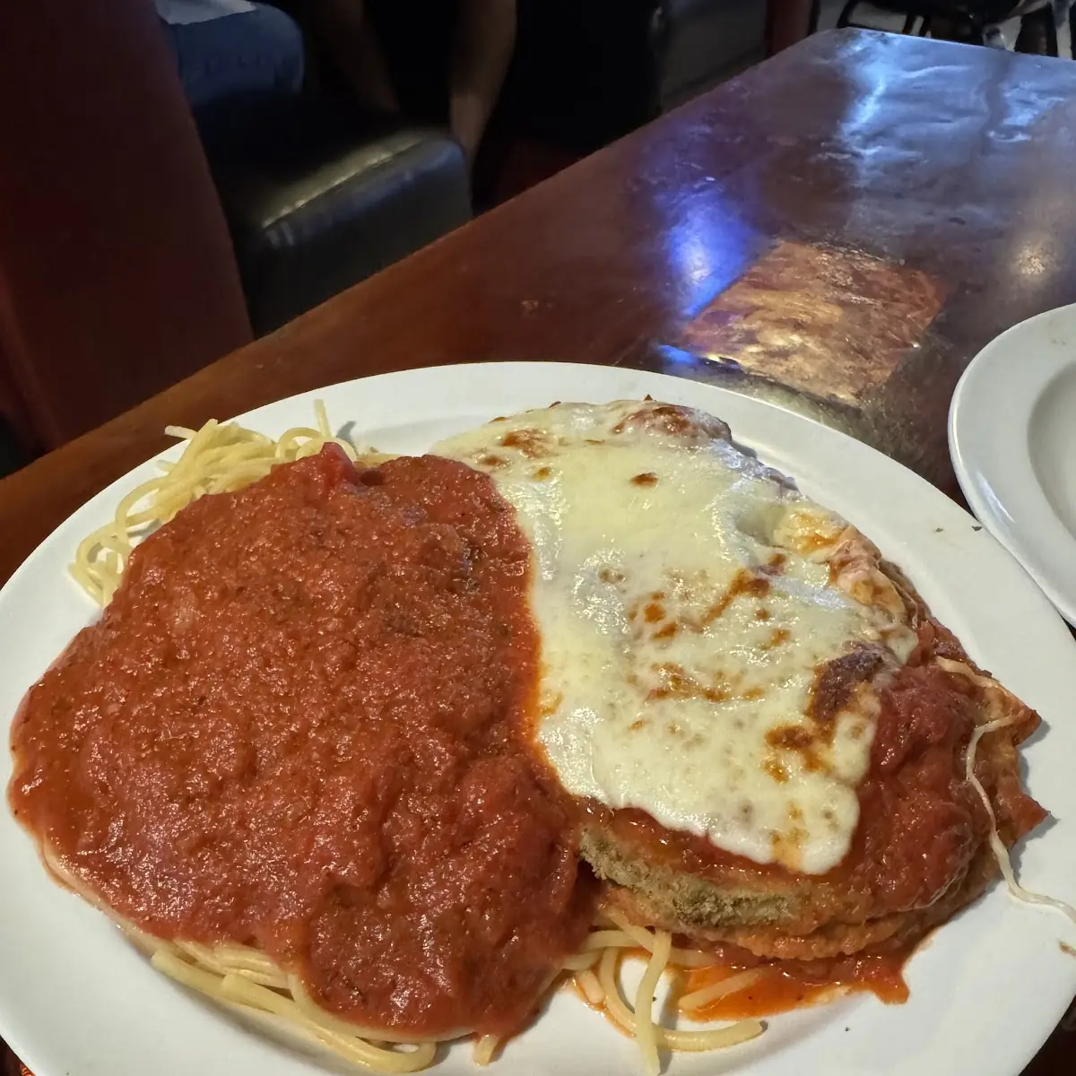 Chicken Parmigiano w Spaghetti