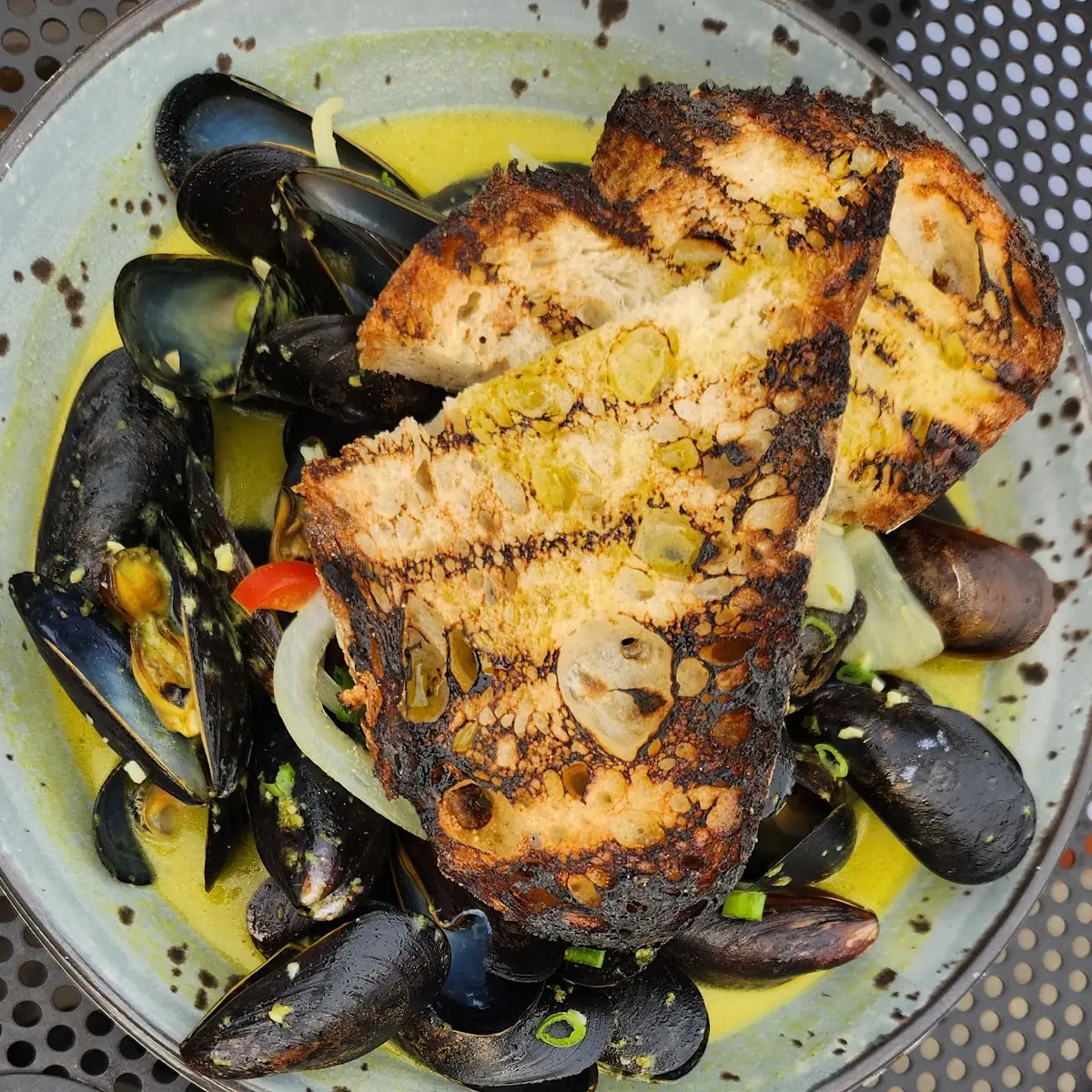 Green Curry Mussels
