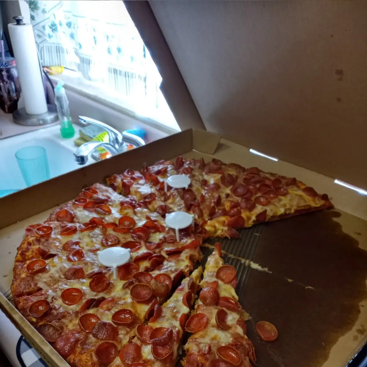 20 Sliced Pepperoni Pizza