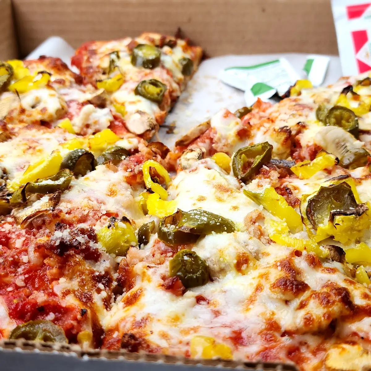 Medium Pepperoncinis Jalapeno Poppers Peperoni