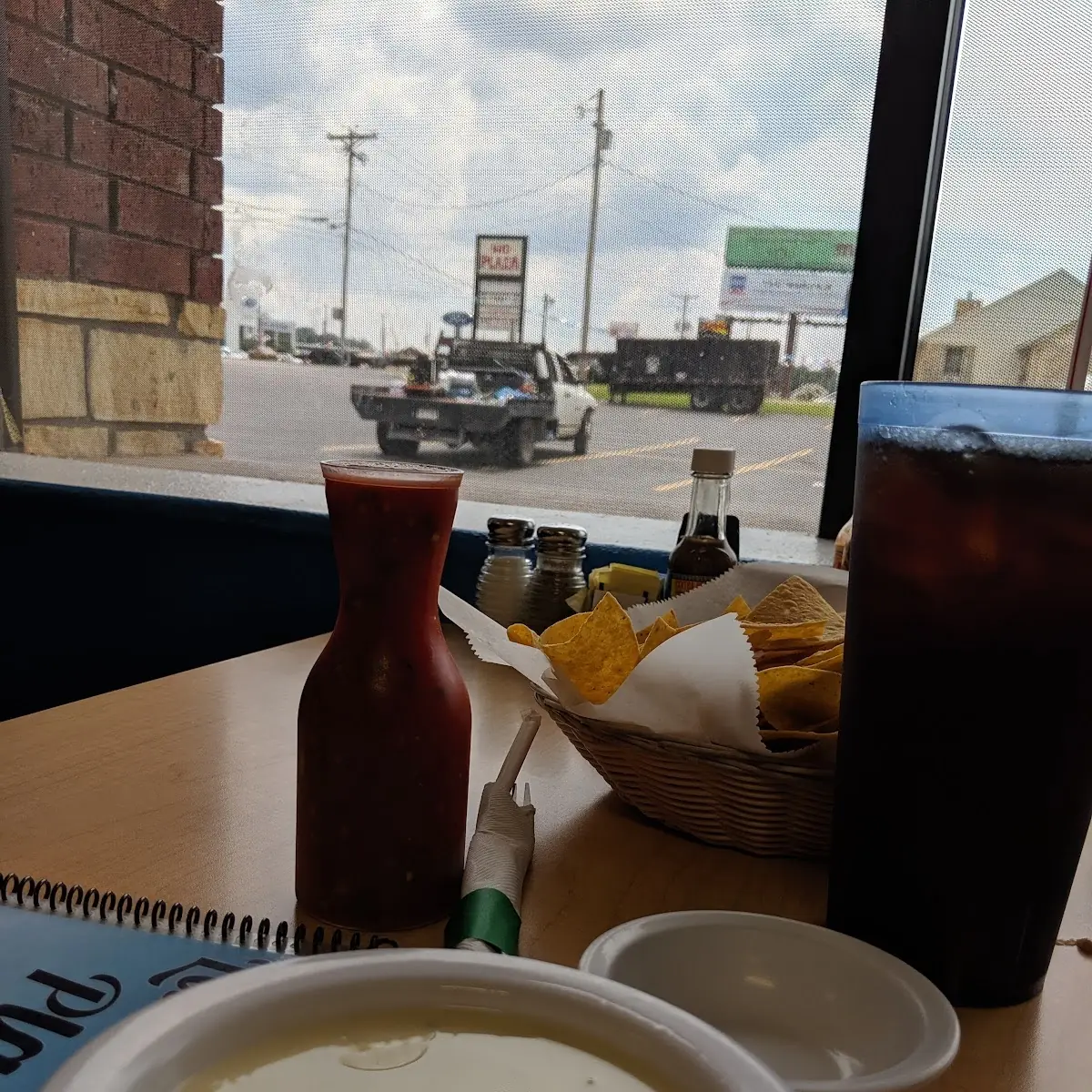 Chips Salsa & Queso