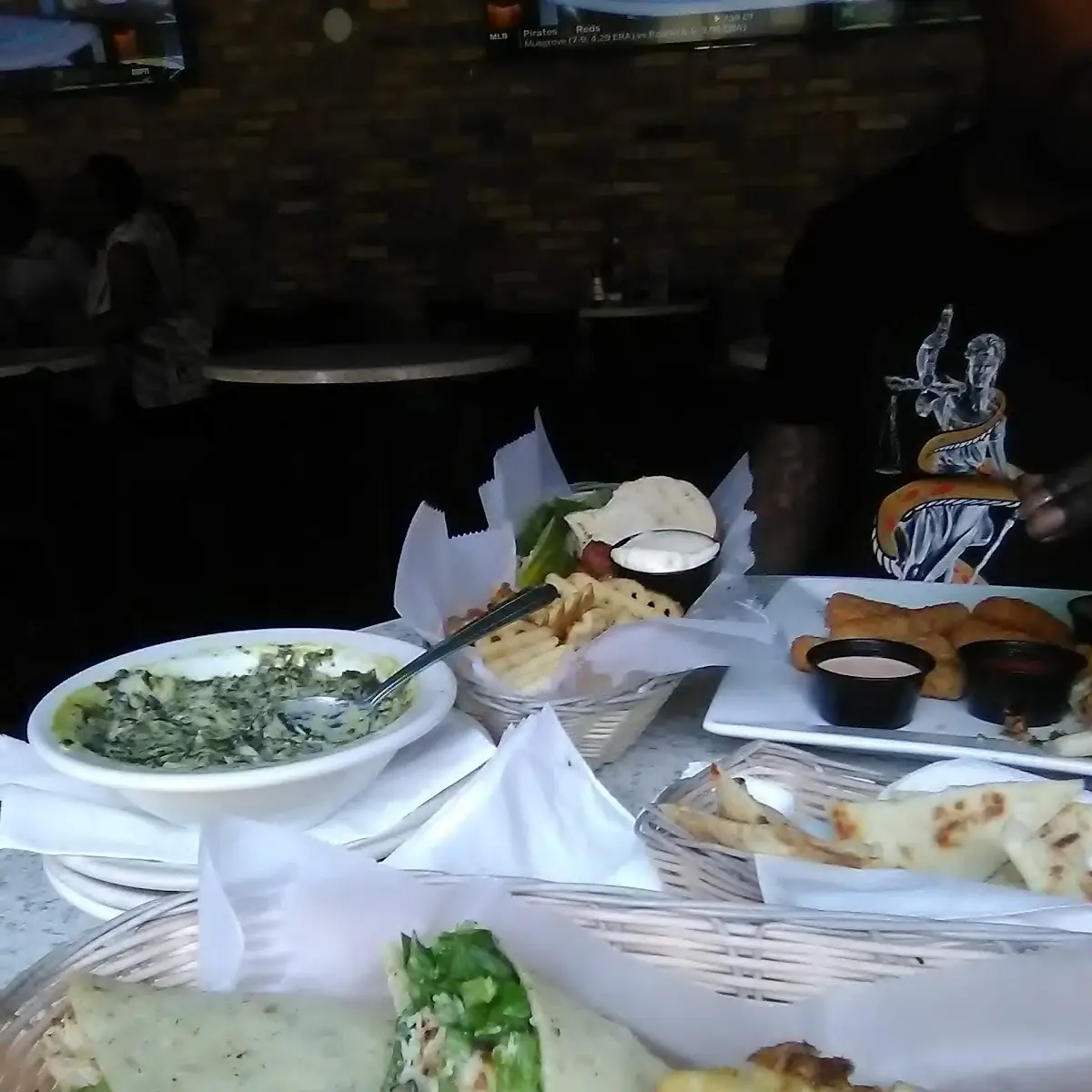 Spinach Dip with Pita Chips