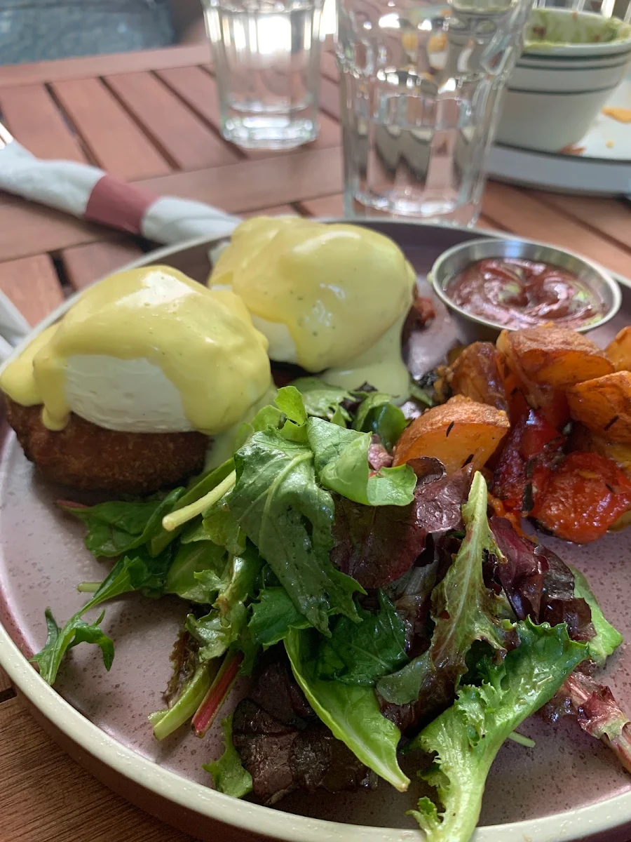 Crab Cake Benedict