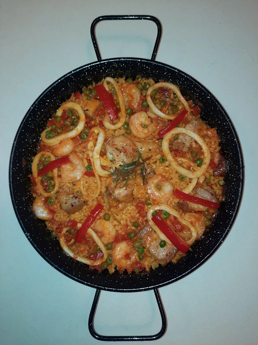 Traditional Paella Mixta