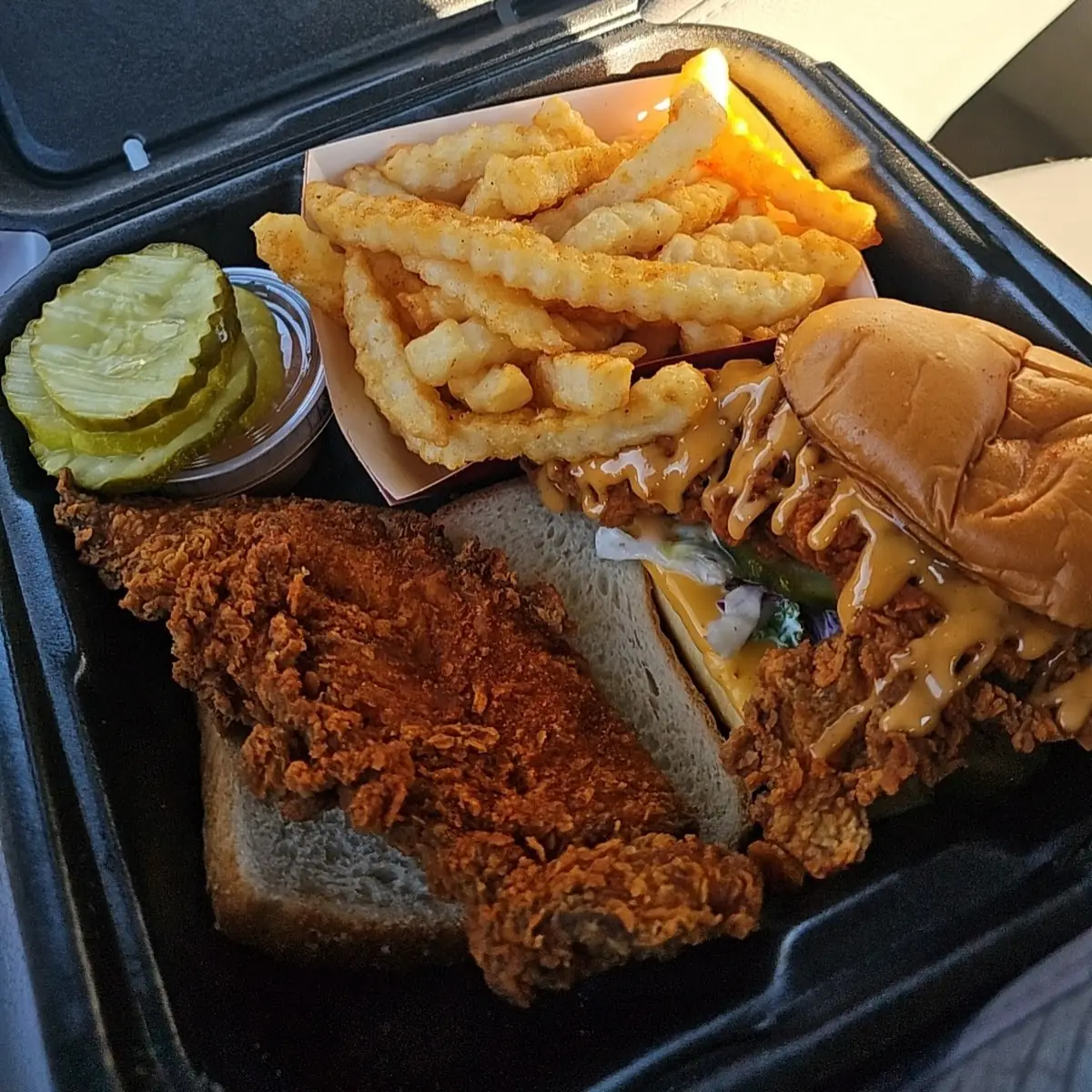 Dave's NOT Chicken Mini Sliders (Cauli) with fries
