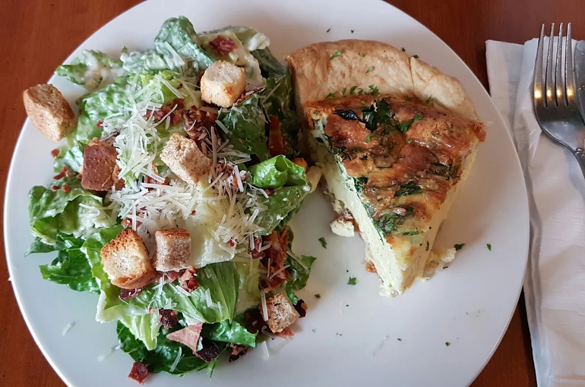 Salad & Quiche