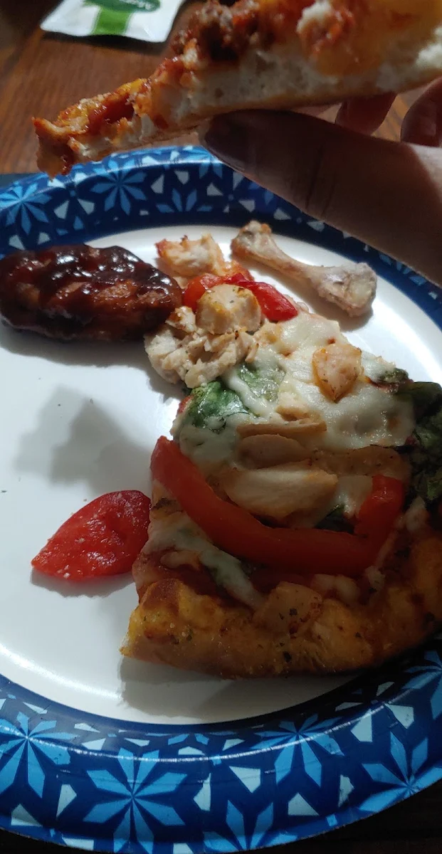 Spinach Chicken and Roasted Red Pepper Pizza