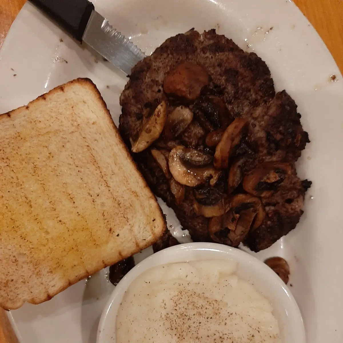 Hamburger Steak w Mushrooms and Mashed Potatoes