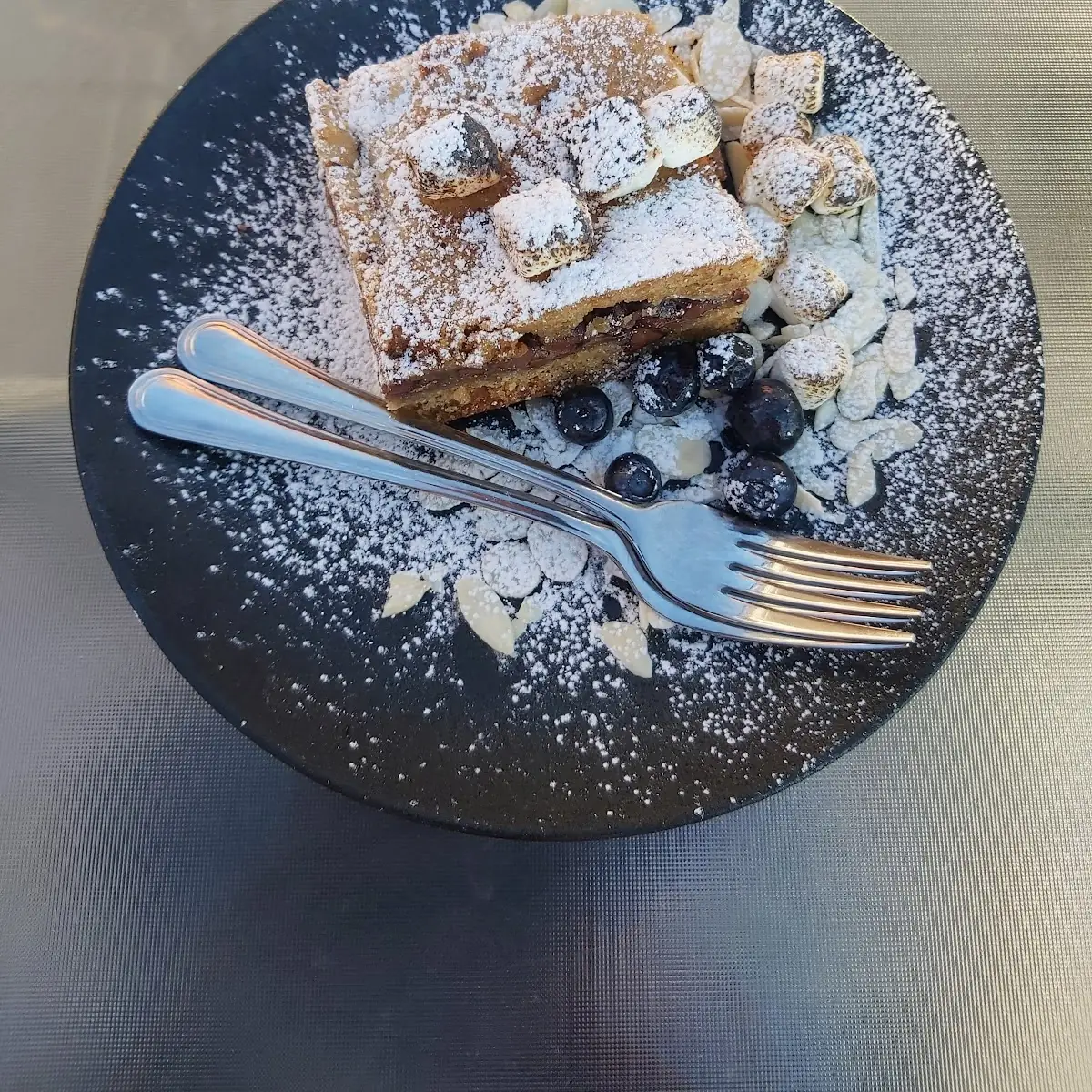 Smore's Square, Seasons By the Sea Bistro