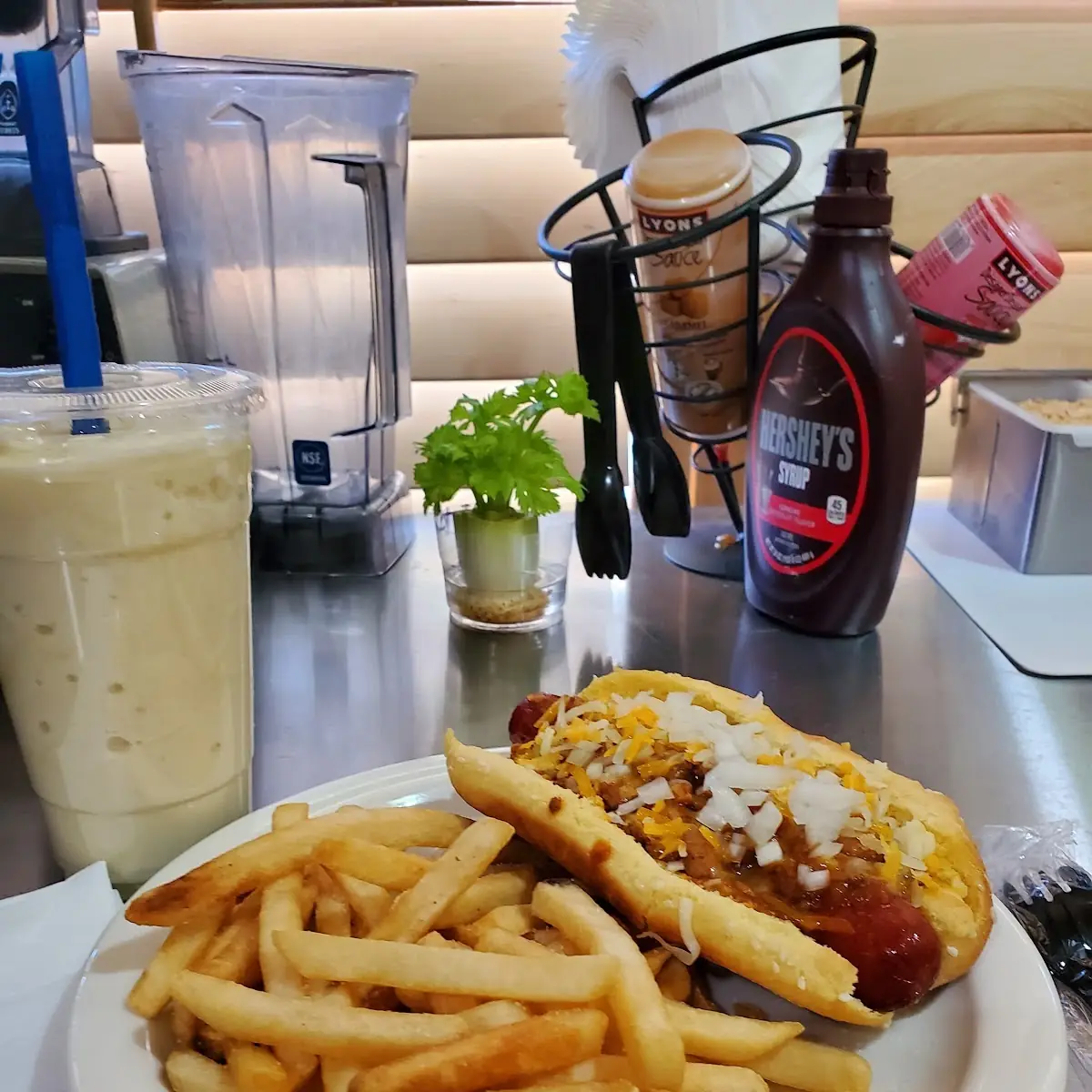 Chili Cheese Dog Combo