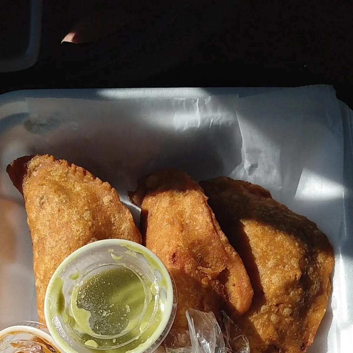 Empanadas De Carnitas Salsa Verde