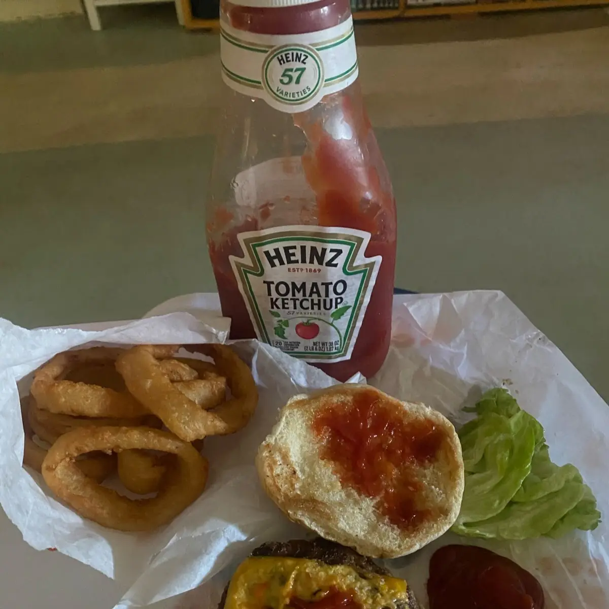 Cheeseburger & Onion Rings