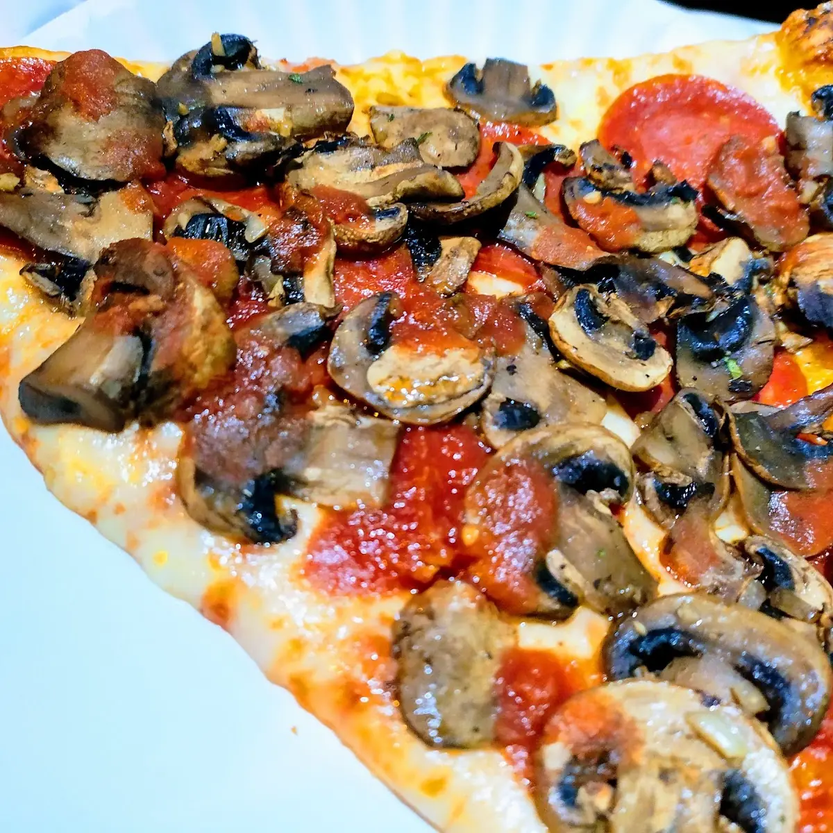 Mushroom and Pepperoni Pizza