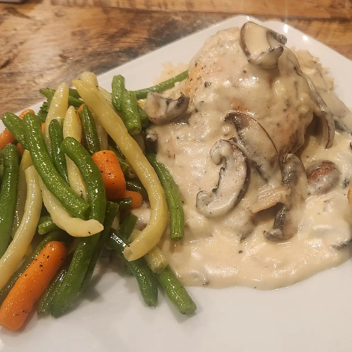 Highlights, Renegadz Restaurant and Bar Lounge