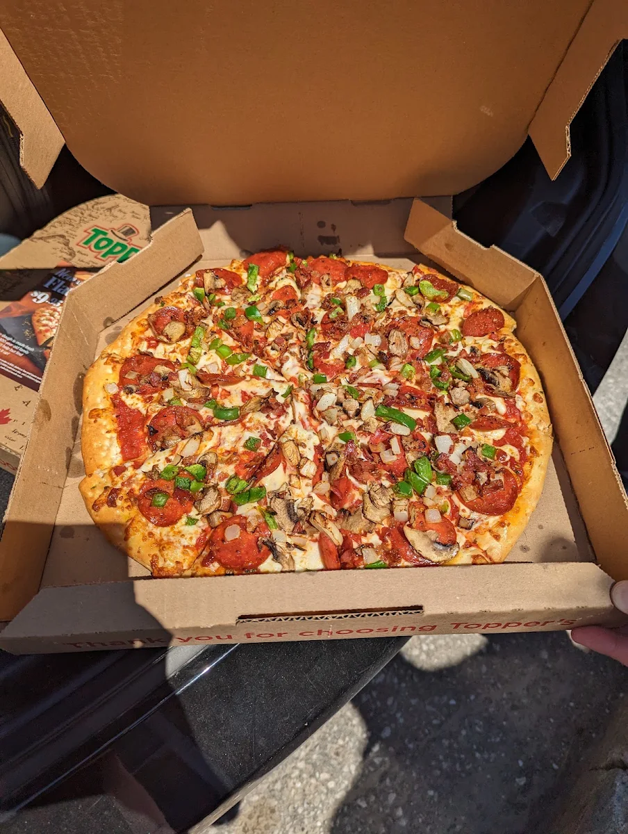 Supreme Pizza, Topper's Pizza — Stittsville