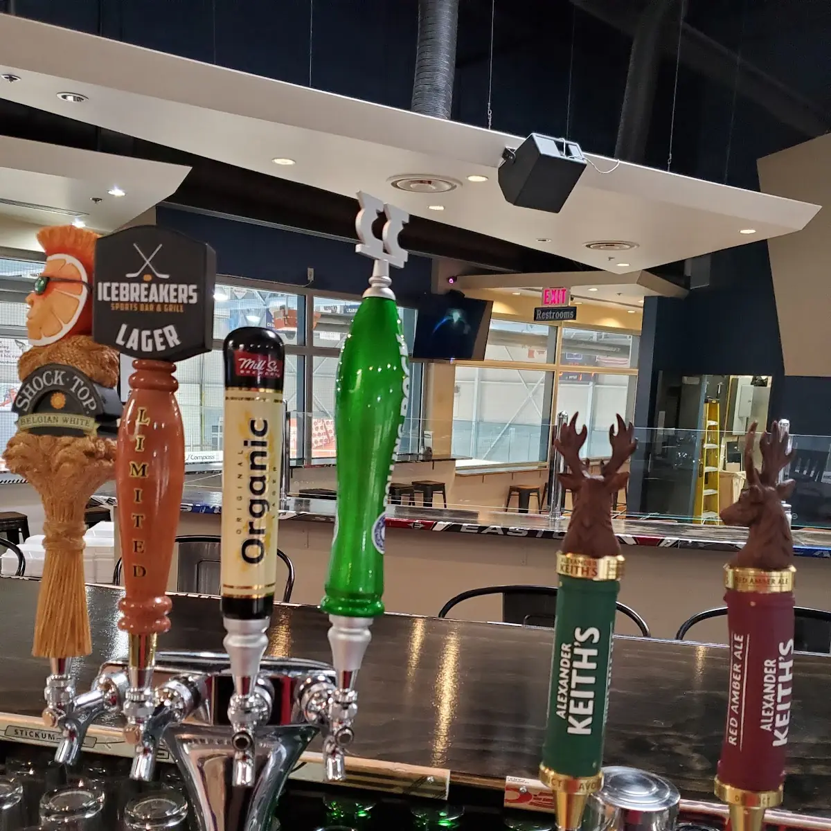 Highlights, Icebreakers Sports Bar & Grill