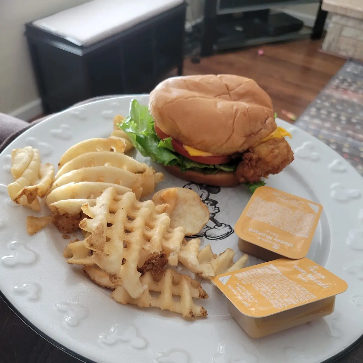 Deluxe Chicken Sandwich Combo