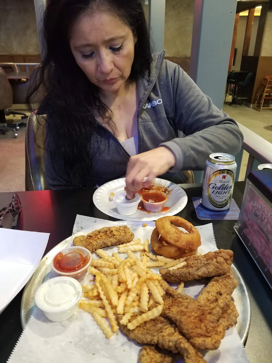Finger Steaks and Onion Ring Basket