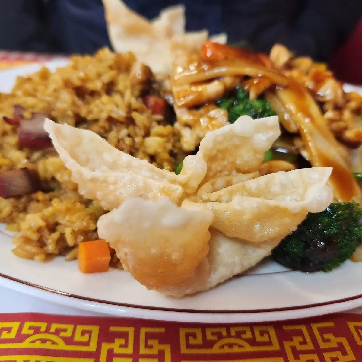 Triple Delight w Garlic Sauce