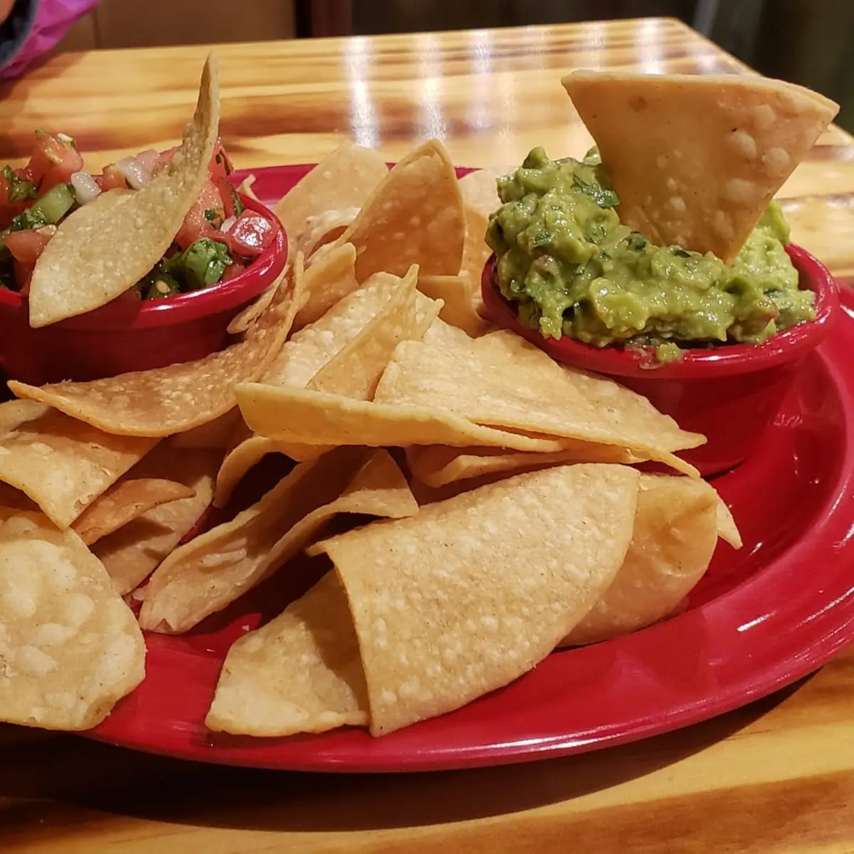 Tortilla Chips with Guacamole Salsa