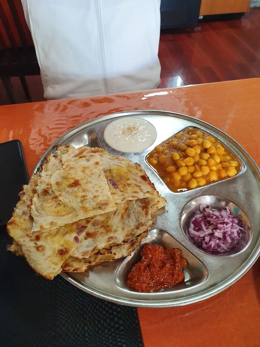 Aloo Naan Thali, Tandoor Indian Cuisine