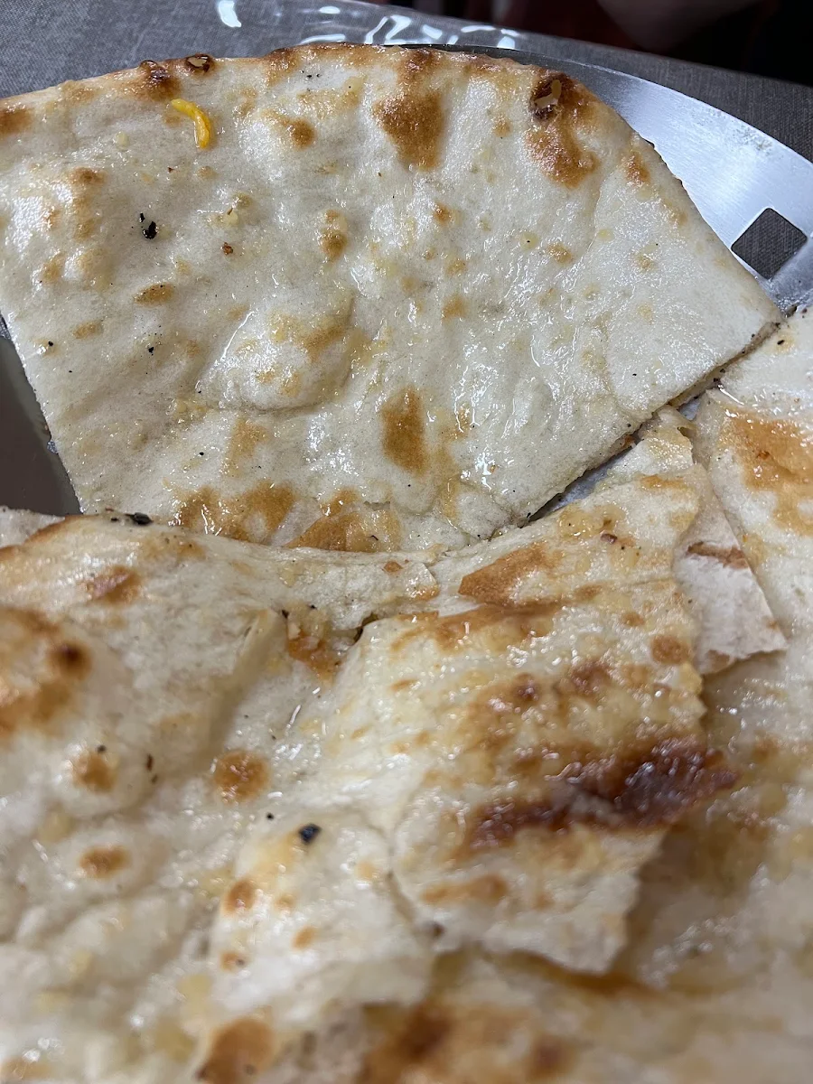 Garlic Naan, Tandoor Indian Cuisine