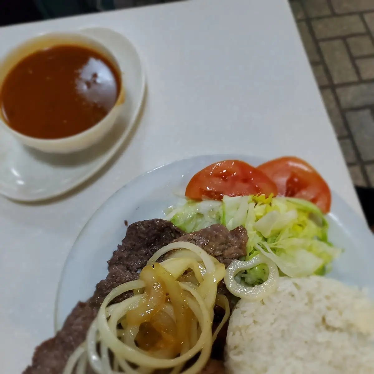 Beefsteak with Rice and Beans and Side Salad