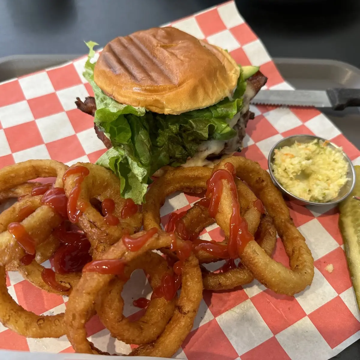 Cheeseburger and Onion Rings