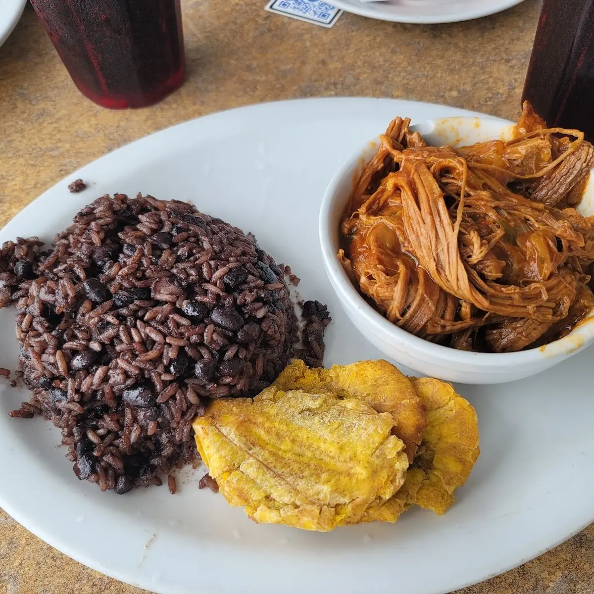 Ropa Vieja Arroz Congri Y Platanos Maduros