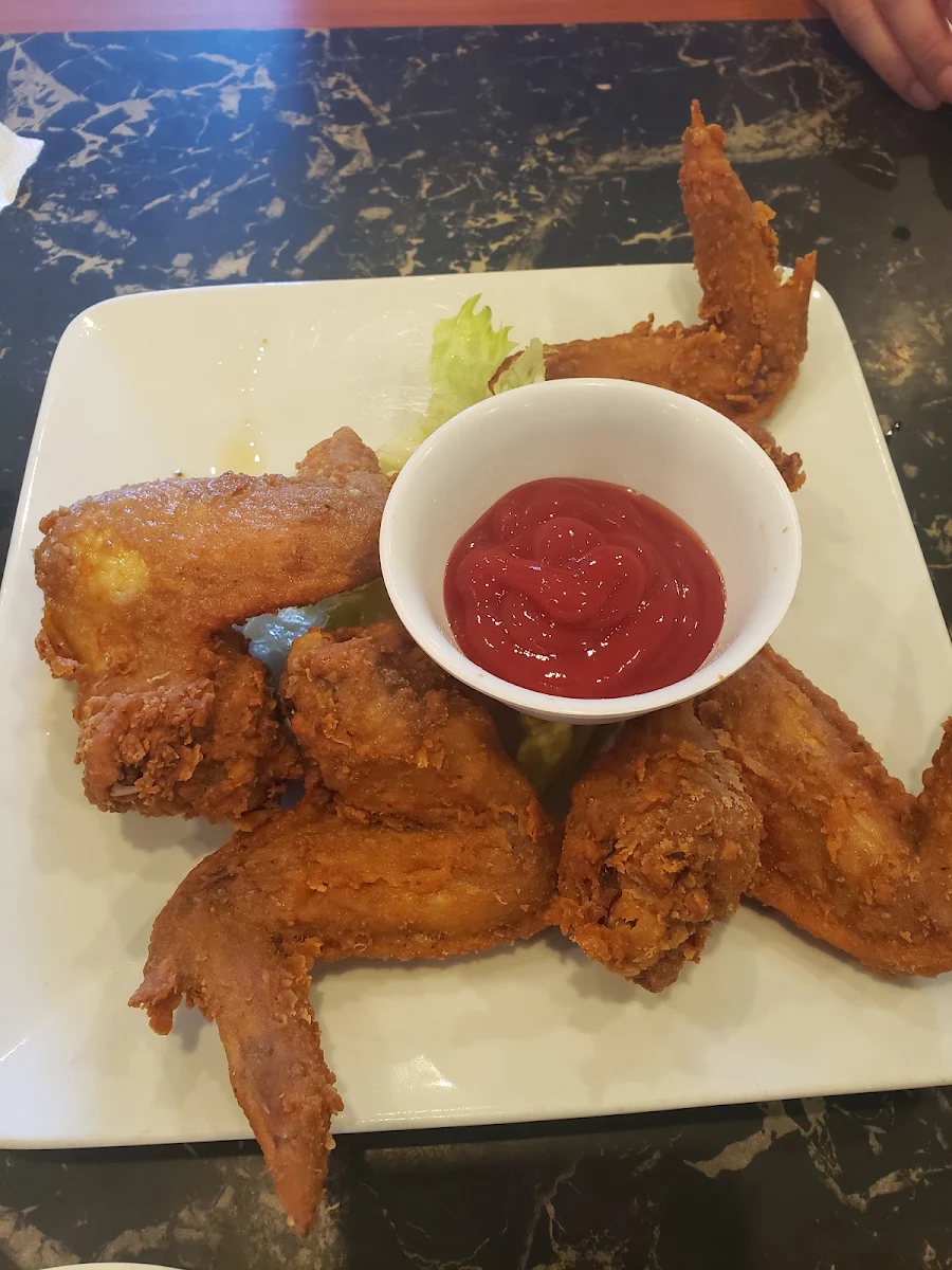 Golden Fried Chicken Wings