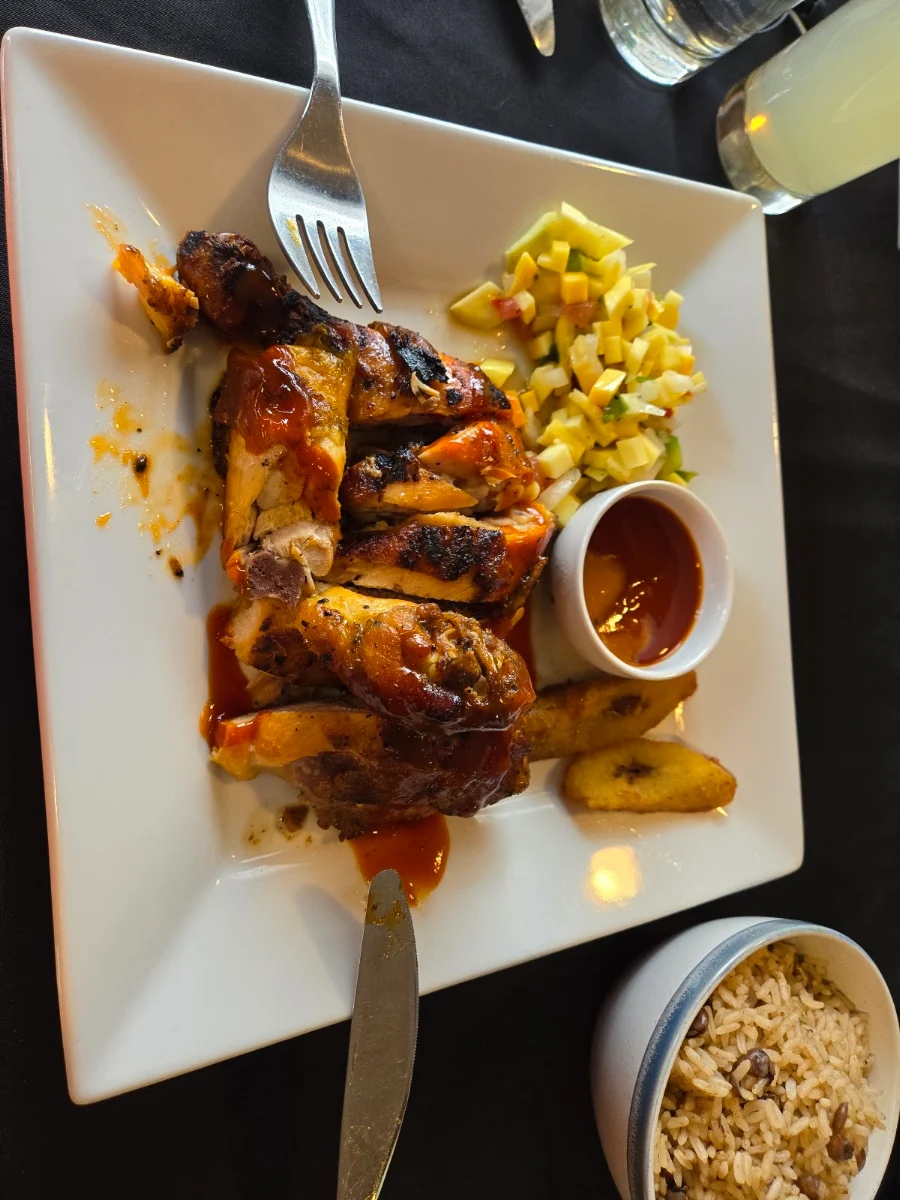 Highlights, Lil' Negril Island Grill
