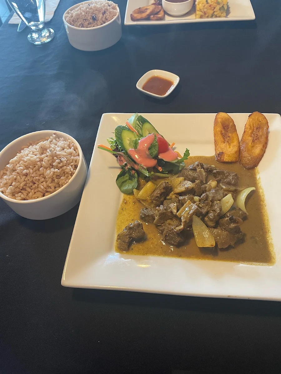 Highlights, Lil' Negril Island Grill