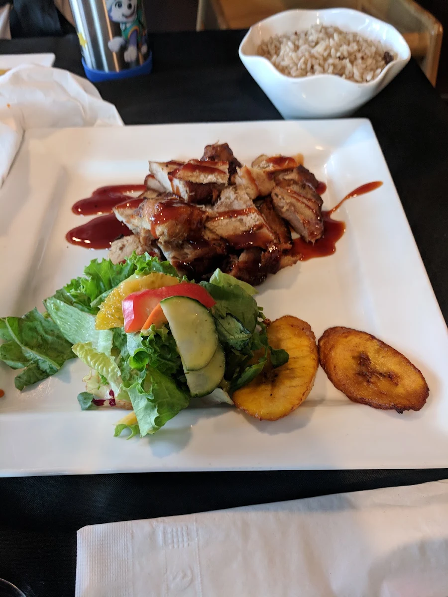 Highlights, Lil' Negril Island Grill