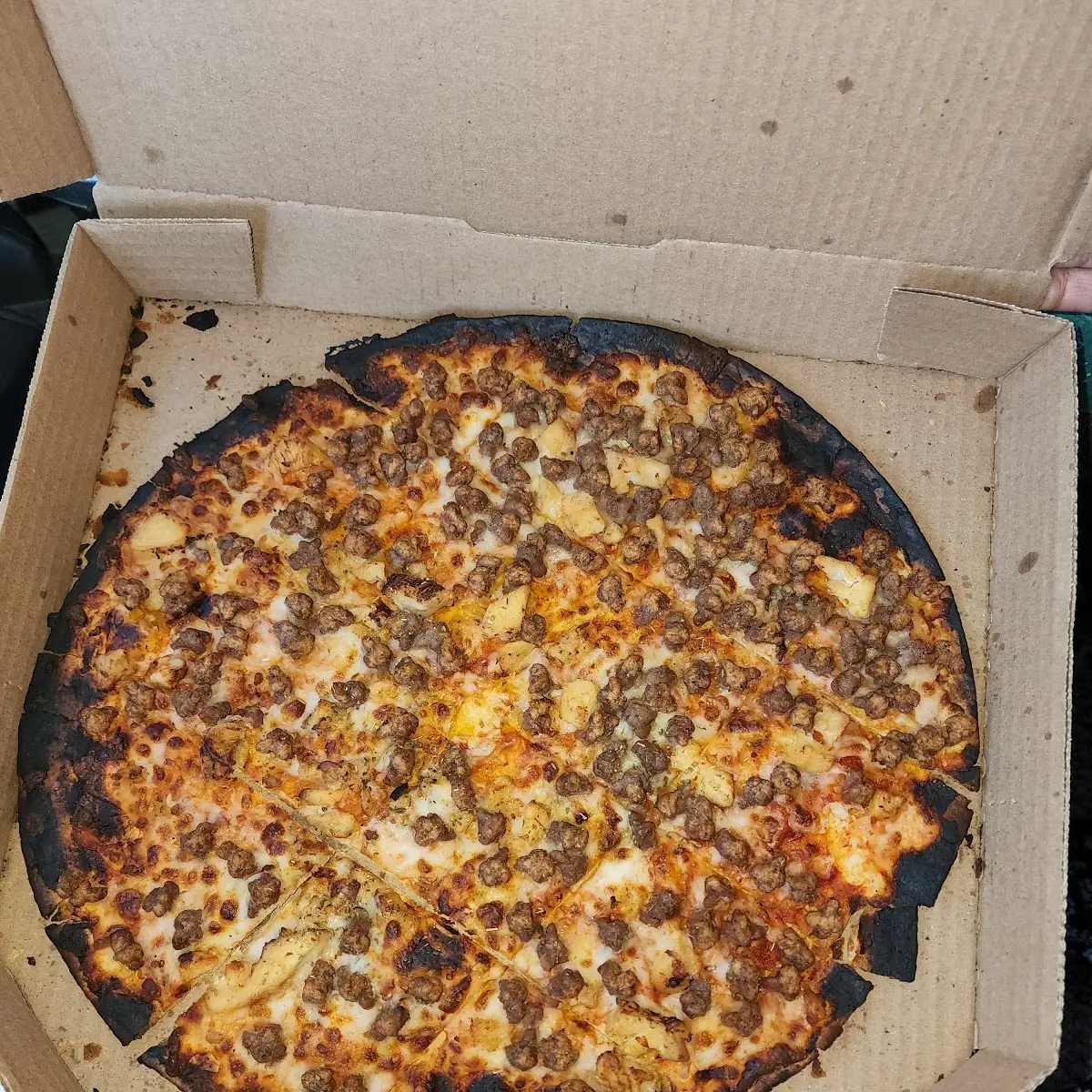 Thin Crust Hamburger and Chicken
