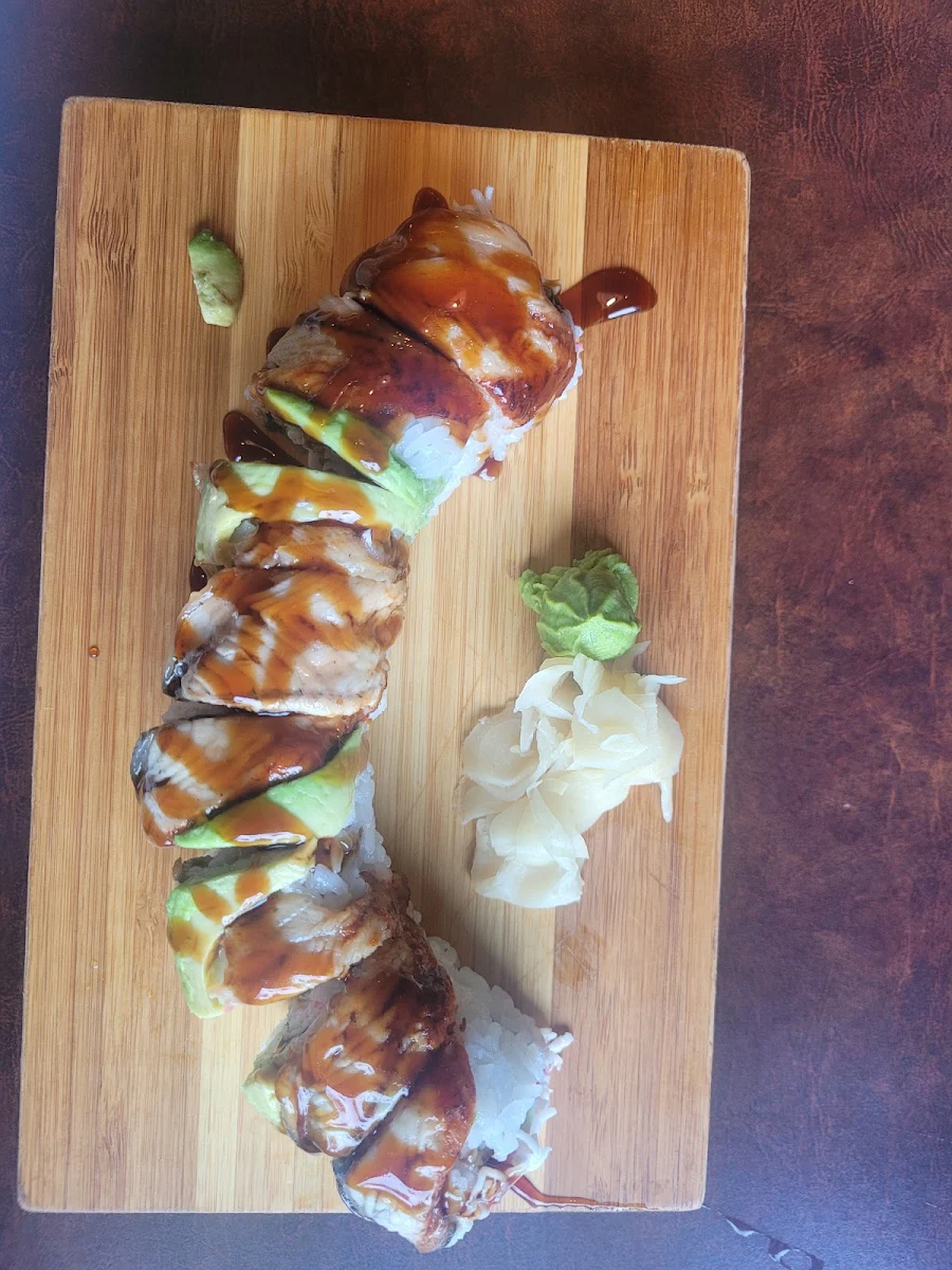 Caterpillar Roll, SUSHI & CHICKEN FOR YOU