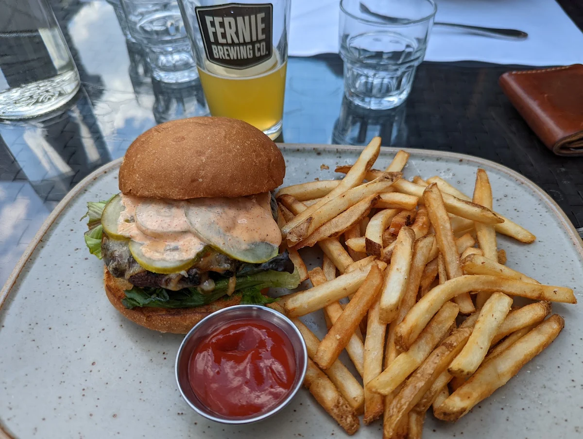 Burger and Fries, Cliffhanger Restaurant