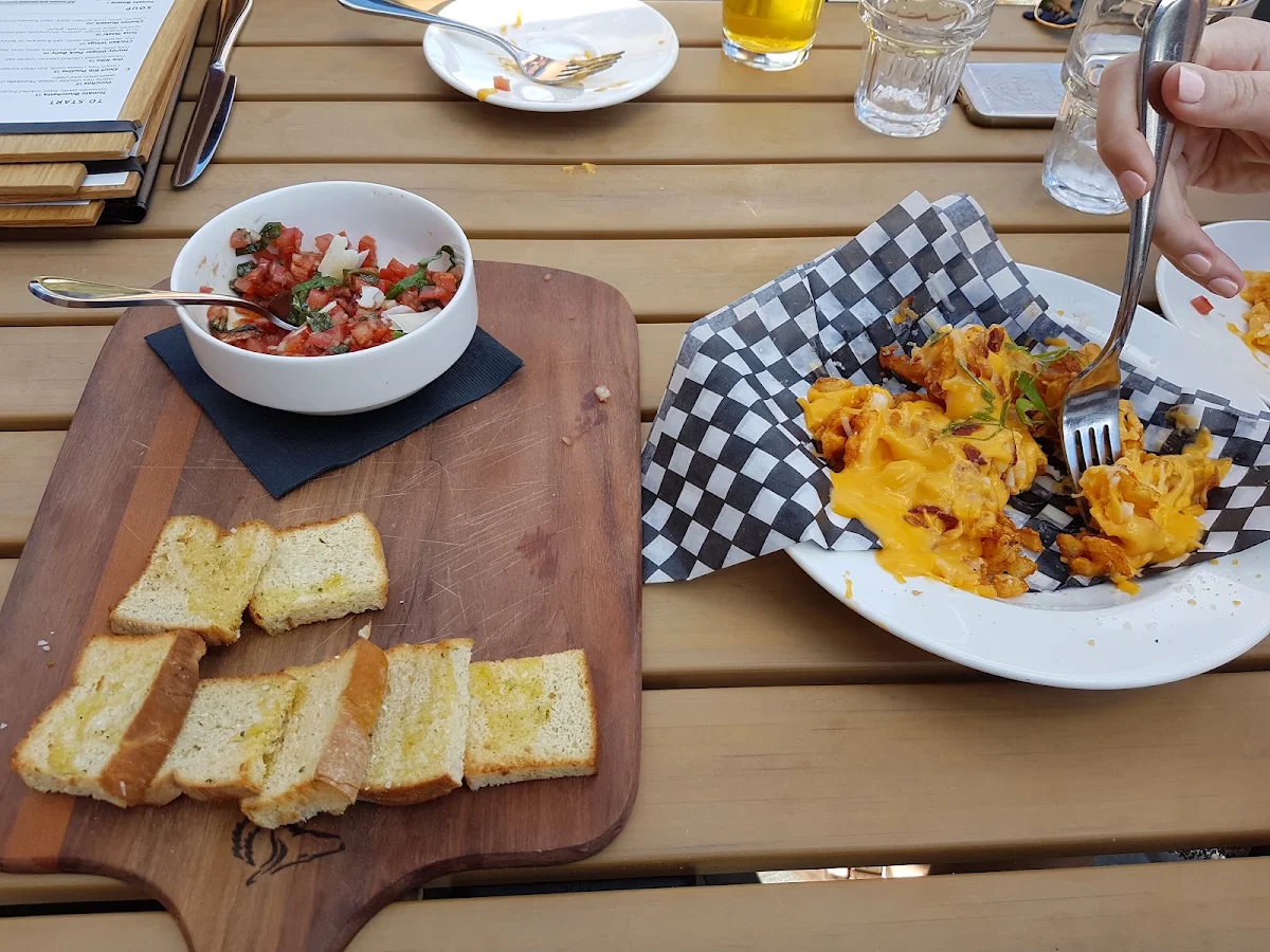 Highlights, Cliffhanger Restaurant
