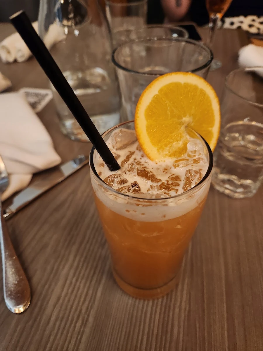 Highlights, Cliffhanger Restaurant