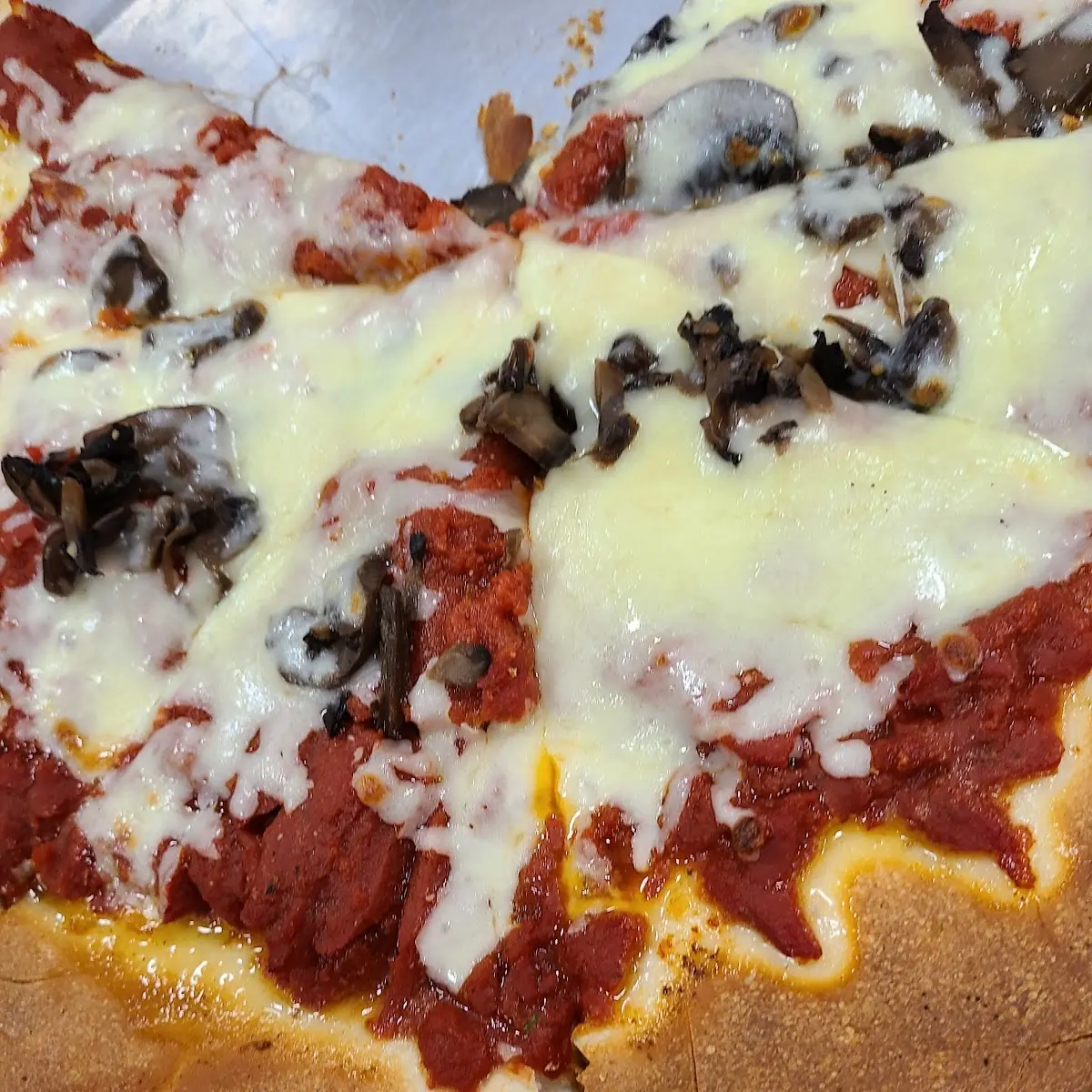 Cheese Pizza with Mushrooms