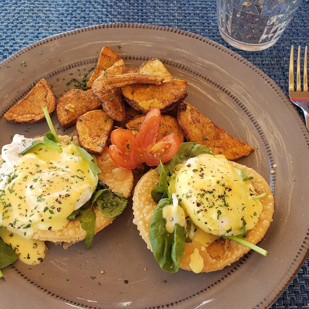 Eggs Benedict